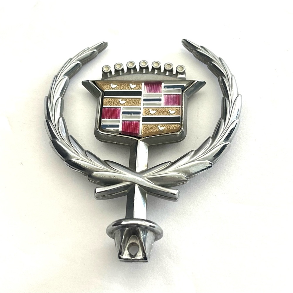 Chrome Vintage Cadillac Wreath Hood Ornament.